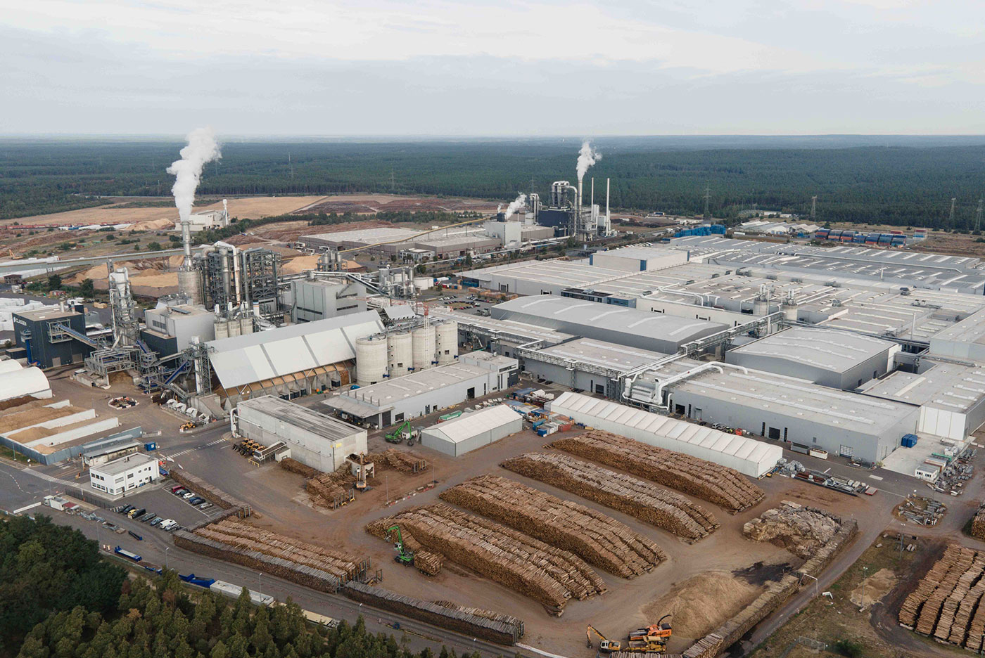 Luftaufnahme des CLASSEN Werks in Baruth, Europas modernste Produktionsstätte für nachhaltige Laminat- und Designböden