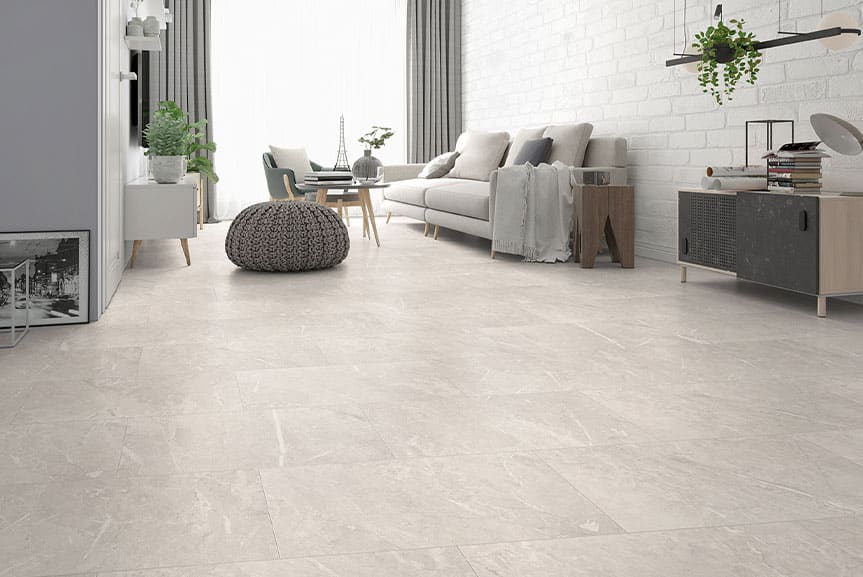Wohnzimmer mit Steinoptikboden – minimalistischer Stil